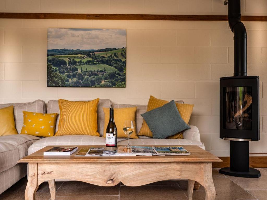 Vineyard Barn Room Woodchester ภายนอก รูปภาพ